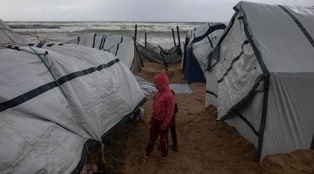 El portavoz de Unicef también criticó la decisión de Israel de restringir el acceso a Gaza a 37 organizaciones humanitarias. EFE/H. IMAD