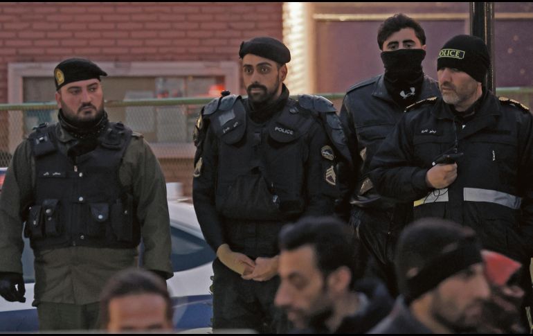 Policías iraníes han desplegado un amplio uso de la fuerza en las protestas. EFE