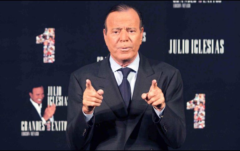 Tras las acusaciones contra Julio Iglesias, su esposa Miranda Rijnsburger mostró apoyo mientras autoridades españolas analizan los señalamientos. NOTIMEX/ARCHIVO