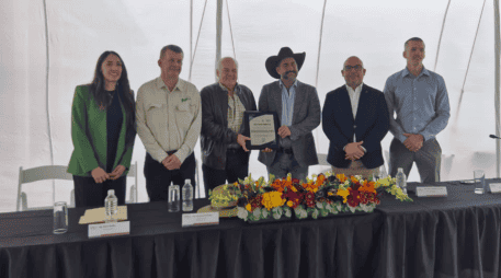 El director general de Industrias Tajín, Horacio Fernández, destacó que esta certificación reitera el compromiso con el consumidor de ofrecer productos de calidad y poner a la vanguardia tanto al país como al Estado. CORTESÍA