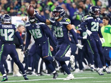 Este domingo conoceremos a los dos equipos restantes que enfrentarán en las Finales de Conferencia de la NFL a los Broncos y a los Seahawks. EFE