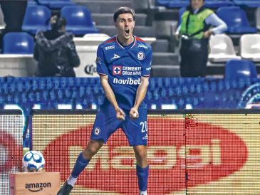 Paradela aprovechó los rebotes en el área poblana y mandó a guardar el esférico al minuto 77. IMAGO7