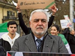 Dentro y fuera de Irán, grupos opositores mantienen sus consignas en las calles. EFE/P. Klaunzer
