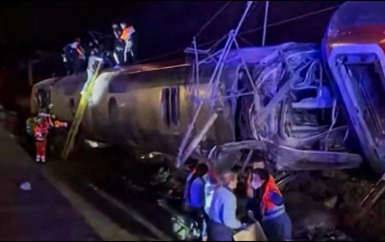 Adif informó de la suspensión del servicio tras el descarrilamiento en Adamuz. EFE