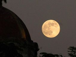 A lo largo de la historia, la Luna de Nieve también recibió el nombre de Luna de Hielo, Luna del Oso o Luna del Hambre. EL INFORMADOR/ARCHIVO