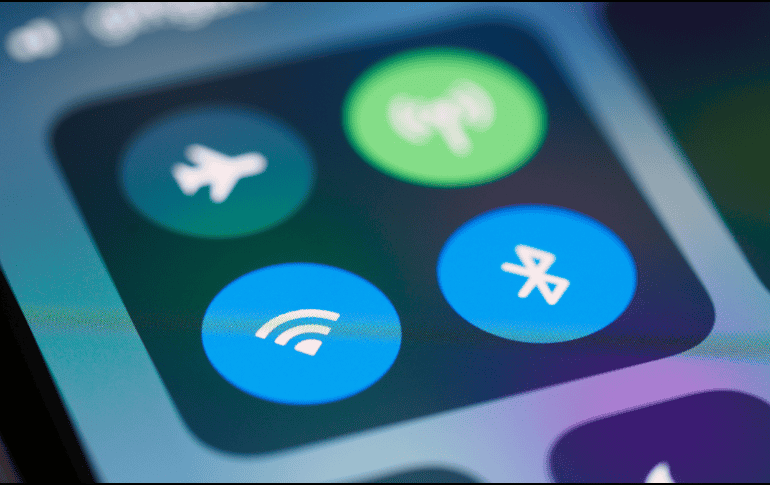 Existen varias medidas de seguridad que puedes adoptar para evitar el robo de información a través del Bluetooth. ESPECIAL/Canva