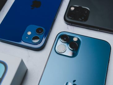 Se presume que el lanzamiento del iPhone 18 Pro sea en otoño de 2026. UNSPLASH / A. ALMAYUF