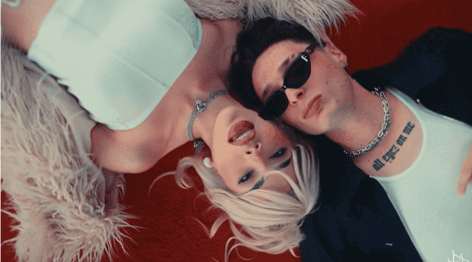 La cantante confesó en entrevista con Adela Micha, que cuando se conocieron grabando el video 