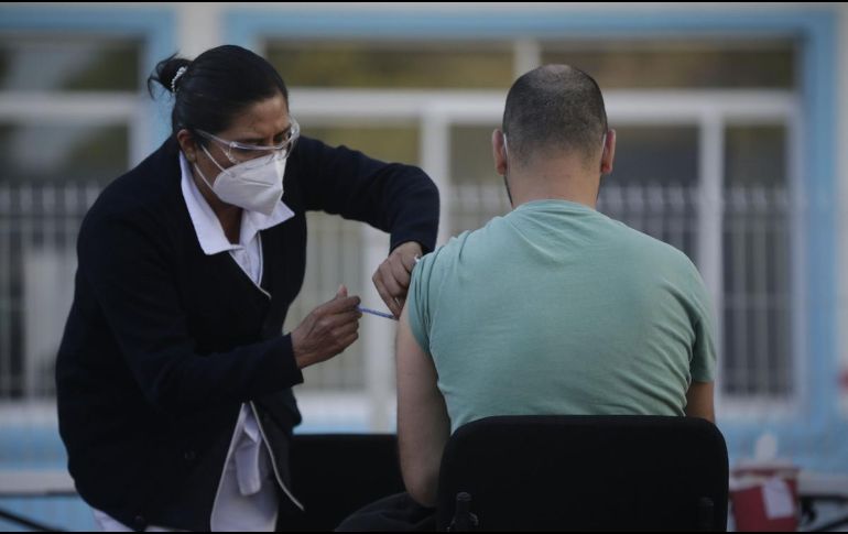 Las personas interesadas en adquirir la vacuna pueden acudir a cualquier unidad del sector de salud pública. EL INFORMADOR/ARCHIVO