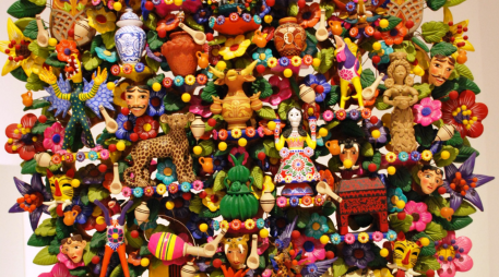 Metepec es conocido por el trabajo artesanal confeccionado en barro que encuentra en el árbol de la vida la máxima representación de la alfarería. EFE/Ayuntamiento de Metepec