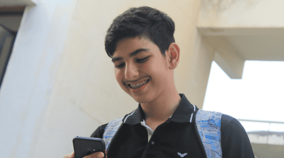 Es recomendable que los adolescentes tengan acompañamiento de un adulto durante el uso de redes sociales. UNSPLASH / S. DAWESAR