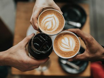 Integrar el café de manera responsable a la dieta y acompañado de un estilo de vida saludable, puede convertirse en un aliado para el cuidado del hígado y el bienestar general. Unsplash