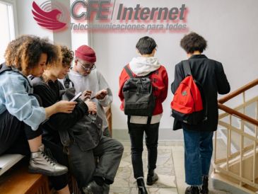 La CFE informó que durante 2026 se prevé la distribución de 237 mil tarjetas SIM con servicio de internet móvil gratuito. PEXELS
