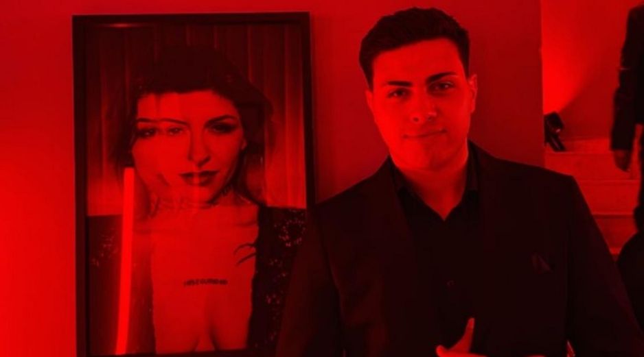 Titi Gómez. Aunque su trabajo es proteger a Cazzu y a su hija Inti, muchos perciben que su actitud al hacerlo va más allá del profesionalismo. INSTAGRAM/titigomezlado_