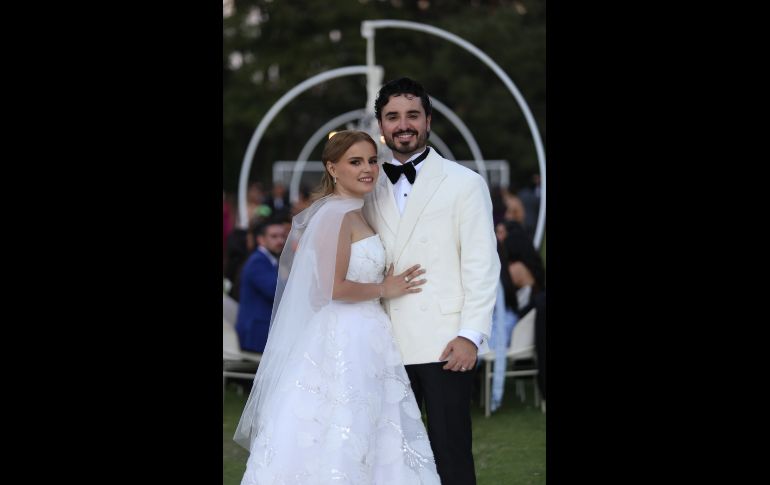 Claudia Esquer y Álvaro Bayardo. GENTE BIEN JALISCO / Revista del 30 de enero 2026