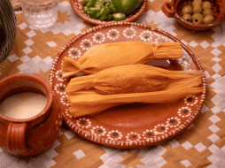 En este día se suelen llevar al templo a bendecir velas y figuras del Niño Dios vestido con diversos tipos de trajes, como parte de la tradición. CANVA