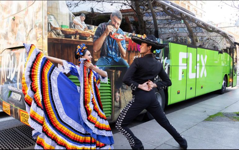 Bailarines promocionan el turismo en México durante la Feria Internacional de Turismo en Madrid. EFE/Secretaría de Turismo