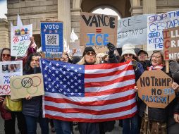 Esta manifestación es la primera en Milán de varias que ya han sido anunciadas en la capital de Lombardía, sede de los Juegos Olímpicos invernales. EFE / M. Corner