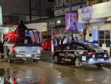 Mientras la policía estatal acordonó la zona, los elementos de la Fiscalía General del Estado (FGE) abrió la carpeta de investigación correspondiente. SUN / ESPECIAL