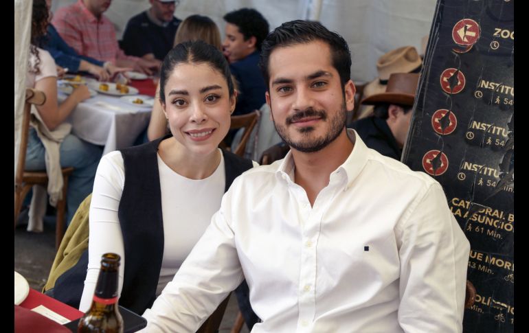 Shiara Govea y Gerardo Márquez. GENTE BIEN JALISCO / Segunda corrida del 59 aniversario de la Plaza de Toros