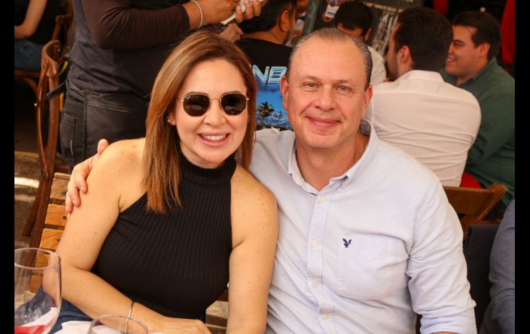 Janet Barragán y José Luis Aldrete.  GENTE BIEN JALISCO / Segunda corrida del 59 aniversario de la Plaza de Toros