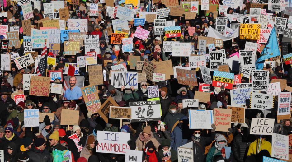 El anuncio ocurre tras constantes protestas de los ciudadanos luego de las muertes de Good y Pretti. EFE/Adam Bettcher