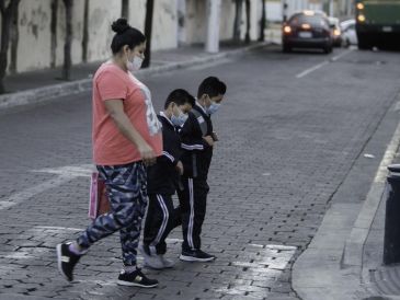 El uso de cubrebocas tiene como finalidad disminuir la dispersión del virus y romper las cadenas de transmisión. EL INFORMADOR/ARCHIVO