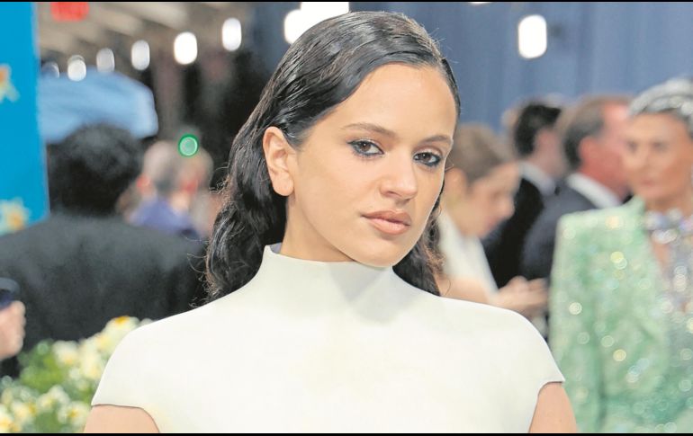 La cantante se consolidó como una de las artistas más exitosas del año tras el lanzamiento de su álbum “Lux”. AFP