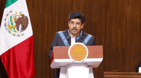 Usuarios de redes sociales tacharon esta breve acción como un acto de soberbia y superioridad por parte de Hugo Aguilar. X / @HugoAguilarOrti