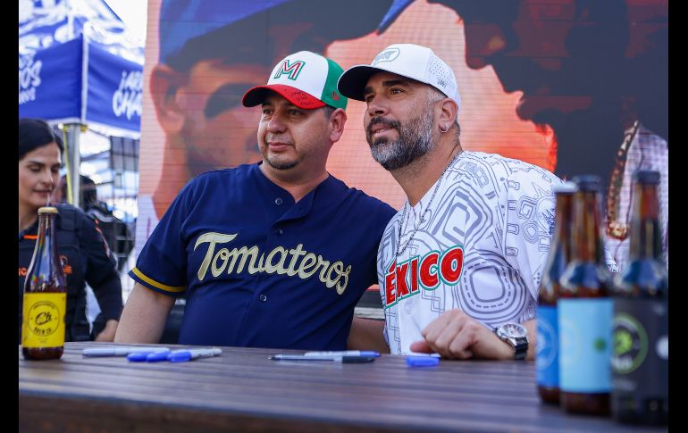 Familias completas, jóvenes y adultos se aglomeraron alrededor del ring para no perderse los enfrentamientos protagonizados por varias de las estrellas del Consejo Mundial de Lucha Libre. CORTESÍA