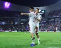 Las Chivas consolidaron su paso perfecto en el torneo tras imponerse 2-0 a Mazatlán. IMAGO7