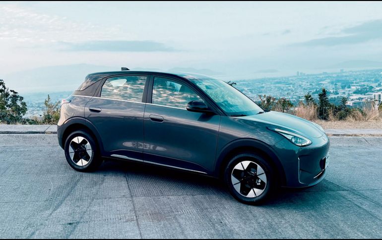 El Geely EX2 llega a México con precio agresivo, buen espacio interior y argumentos suficientes para poner en aprietos al BYD Dolphin Mini. CORTESÍA