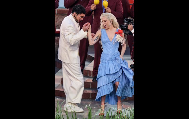 Durante poco más de 12 minutos, Benito encendió el estadio con una producción de alto impacto, coreografías masivas y una narrativa visual que celebró la cultura latina ante millones de espectadores en todo el mundo. EFE / C. Torres