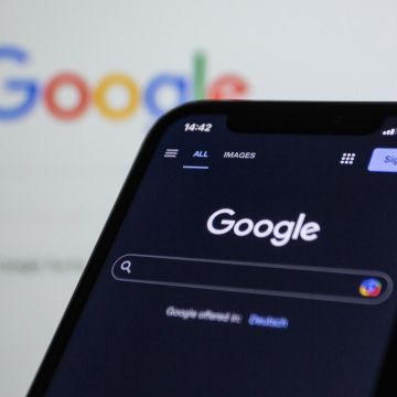 La querella legal apunta al diseño de las plataformas que tienen como objetivo captar la atención de los usuarios creando una dependencia. Unsplash