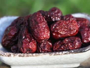 Se trata de los dátiles, originarios de Medio Oriente y el norte de África, que se destacan por su alto contenido de fibra e hidratos de carbono, según un informe del Ministerio de Agricultura, Pesca y Alimentación de España. Pixabay