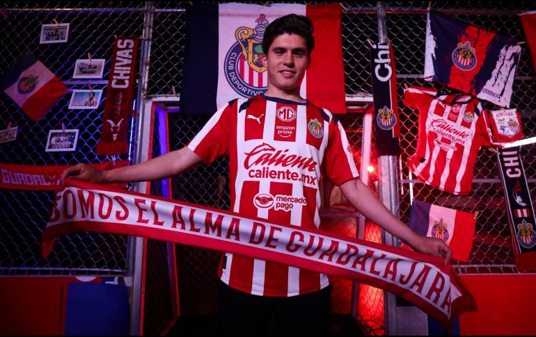 Chivas hizo oficial la incorporación de Jonathan Pérez como su nuevo jugador, reforzando así su plantel de cara a los próximos torneos. X / @Chivas