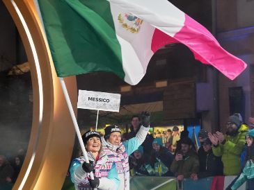 Sarah Schleper hará historia al competir con su hijo, también mexicano, Lasse Gaxiola, aunque él lo hará en la rama varonil. AP / M. Apawu