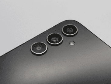 Varios especialistas señalan que el nuevo modelos de Samsung será revolucionario y podría opacar a el iPhone 17. CANVA