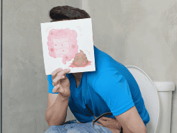 Acudir a revisiones médicas periódicas permite identificar lesiones precancerosas o cambios sospechosos antes de que la enfermedad avance. CANVA