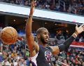 Pese a ser considerado uno de los mejores bases de la historia de la NBA, Chris Paul nunca ha conseguido ganar el campeonato. AP / ARCHIVO