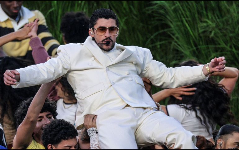 Bad Bunny se dio un respiro en Argentina en medio de su gira mundial y fue captado con Gabriela Berlingeri. EFE/ARCHIVO