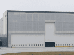 También en otras ciudades estadounidenses ICE ha adquirido más almacenes con el mismo fin. CANVA