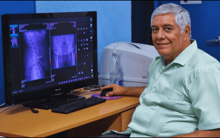 Salvador Reyes Partida impulsó la profesionalización de la Radiología y sigue activo tras su jubilación. EL INFORMADOR/R. Bobadilla