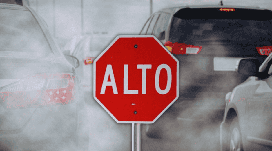 Autoridades de CDMX van contra vehículos ostensiblemente contaminantes. ESPECIAL / CANVA