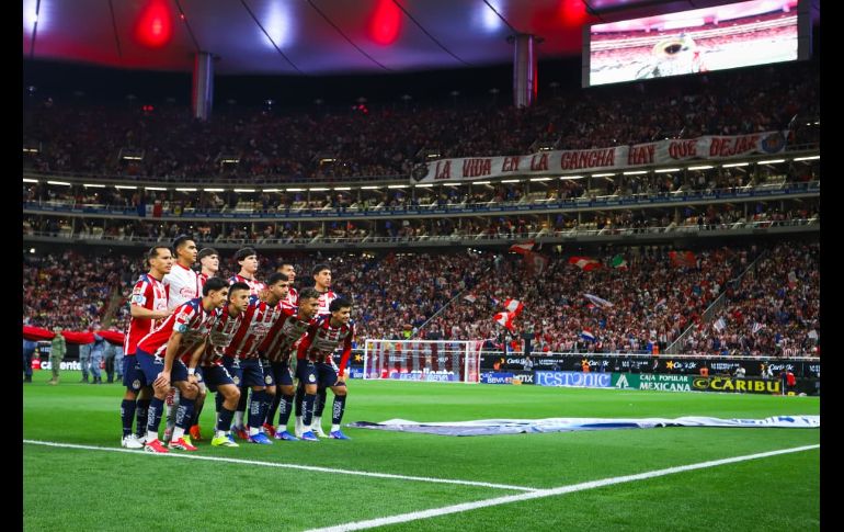 Afición, intensidad y rivalidad al máximo durante el Clásico Nacional entre Chivas y América. EL INFORMADOR/J.ACOSTA