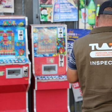 La instalación y operación de estos dispositivos se encuentra prohibida por el Reglamento de Giros Comerciales, Industriales y de Prestación de Servicios del municipio, en concordancia con la Ley Federal de Juegos y Sorteos. CORTESÍA