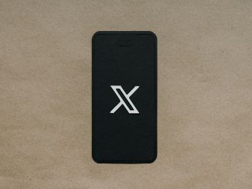 La caída de X de este 16 de febrero fue reportada por usuarios de la red social. UNSPLASH / K. SIKKEMA