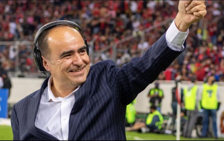 Medrano sorprendió a sus seguidores al compartir una fotografía del recuerdo junto a Bermúdez. INSTAGRAM / davidmedranofelix