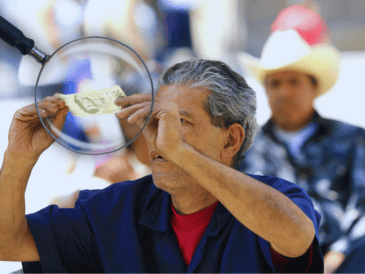 Actualmente, cada año el banco central imparte capacitaciones en temas relacionados con la falsificación de moneda. ESPECIAL / CANVA