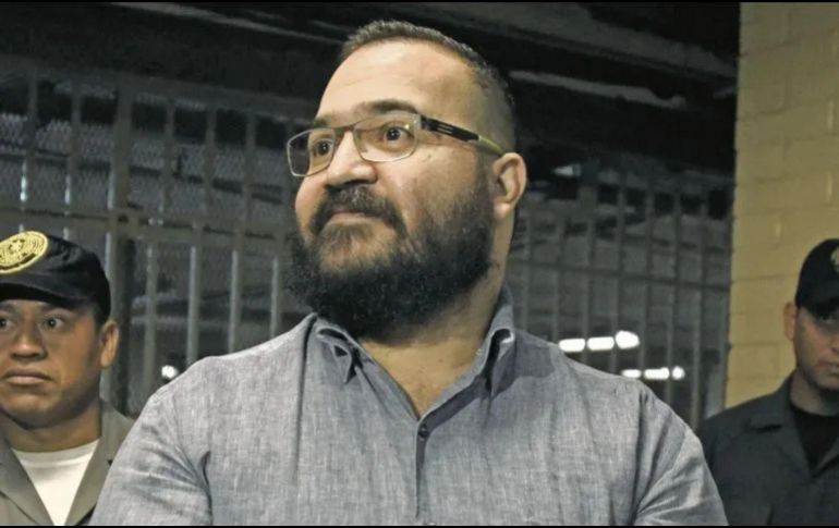 En audiencia, el exmandatario rechazó la imputación y argumentó que no era responsable directo del manejo financiero del Estado. AFP